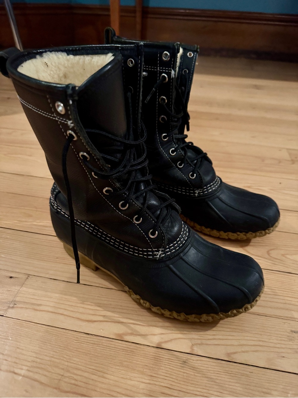 L.L. Bean Women's Black Lace-Up Shearling Lined Insulated Duck Boots